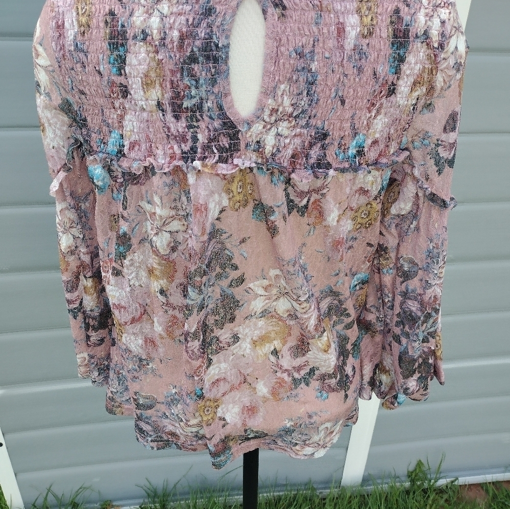 Anthropologie Akemi Kin Women Top Sz S Pink Floral Smocked Flare Sleeve Overlay - Picture 4 of 8